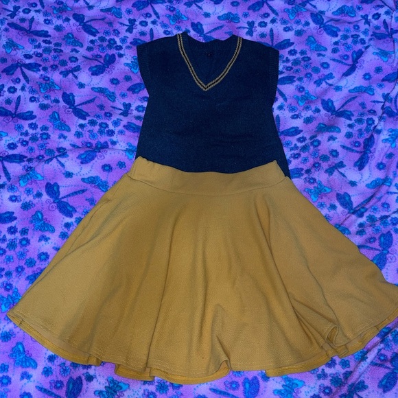 Warner Bros. Dresses & Skirts - Hufflepuff Costume